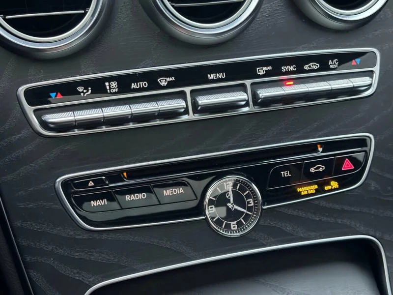 Mercedes-Benz C 43 AMG 4matic * CARFAX * АвтоКредит * (ЦЕНА ДО БГ), снимка 12 - Автомобили и джипове - 53206210