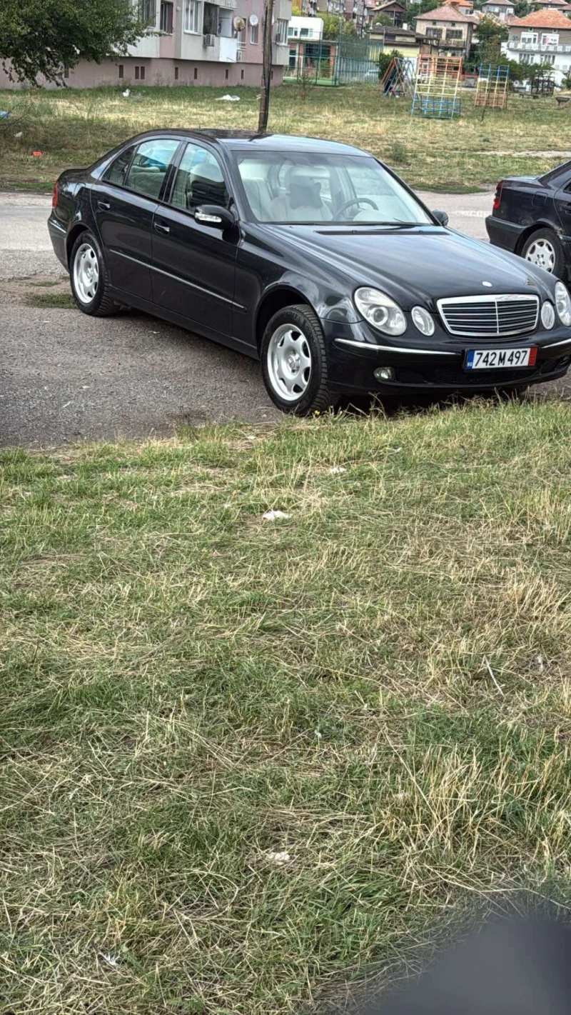 Mercedes-Benz E 200, снимка 10 - Автомобили и джипове - 53494109