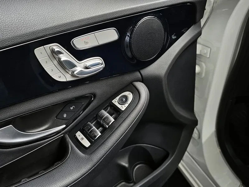 Mercedes-Benz C 200 2.0, снимка 13 - Автомобили и джипове - 54278023