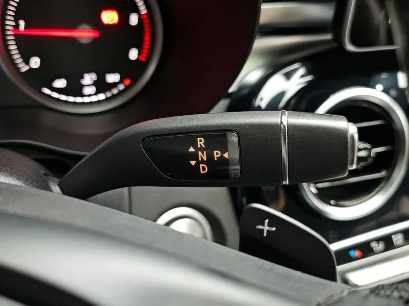 Mercedes-Benz C 200 2.0, снимка 9 - Автомобили и джипове - 54278023