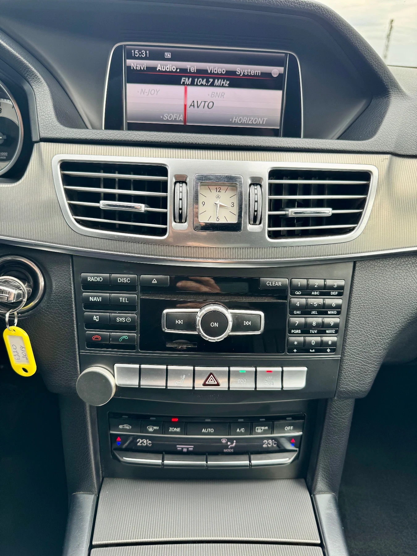 Mercedes-Benz E 220 d AMG FULL LED | Mobile.bg   12