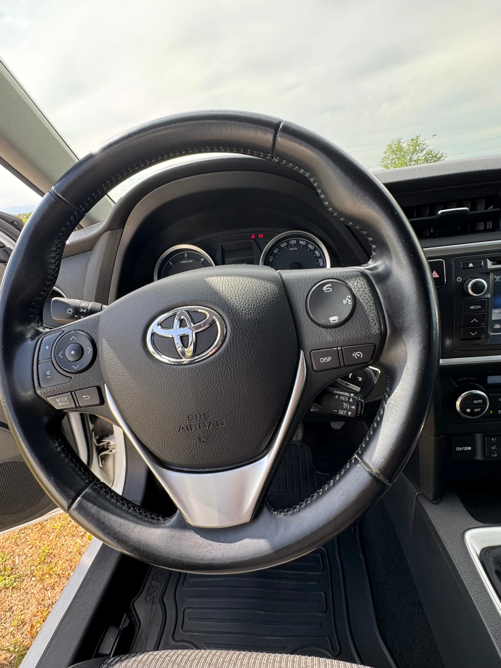 Toyota Auris 2.0 D4D - изображение 9