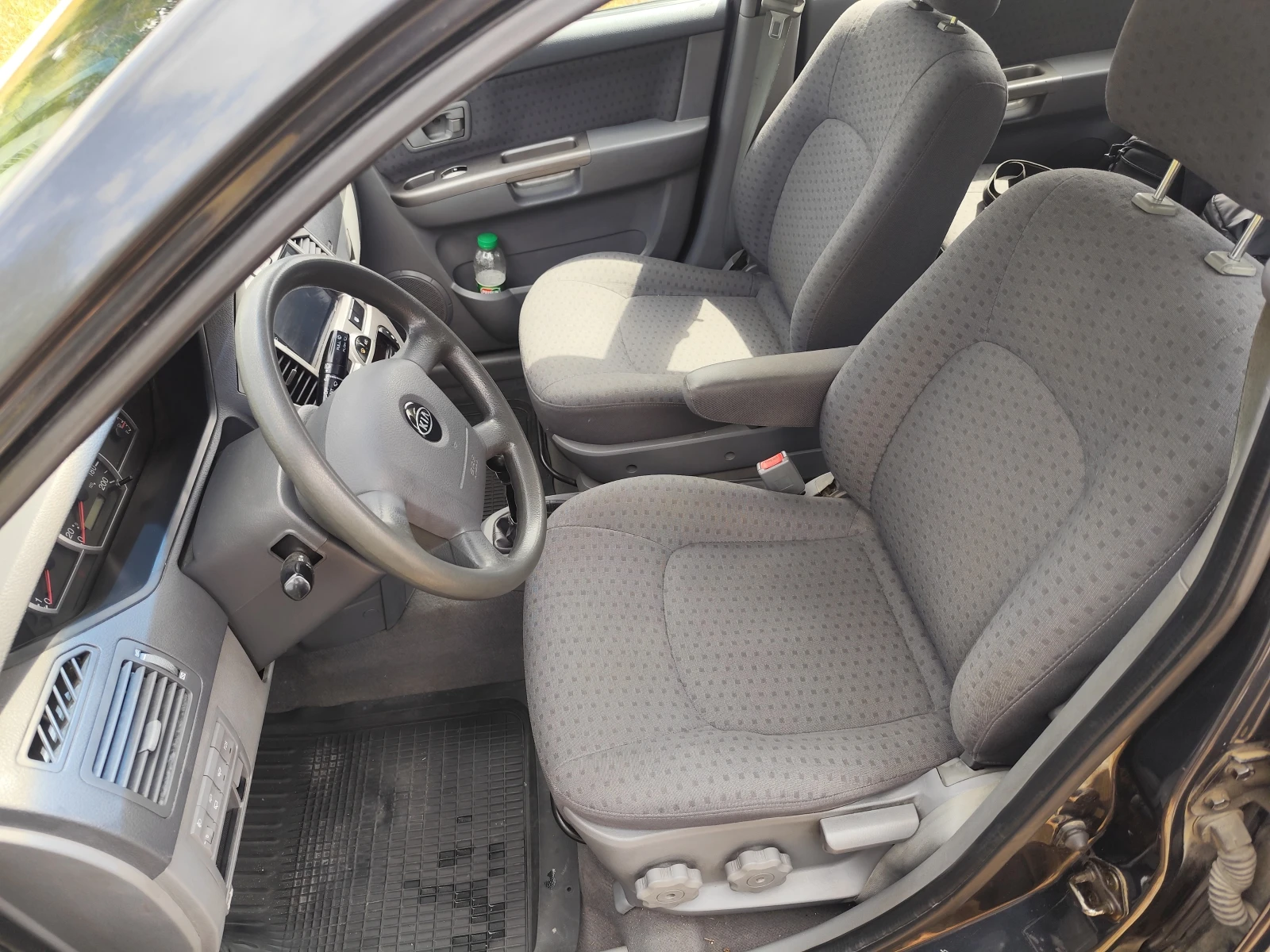 Kia Carens 1.6 Газов Инжекцион - изображение 6