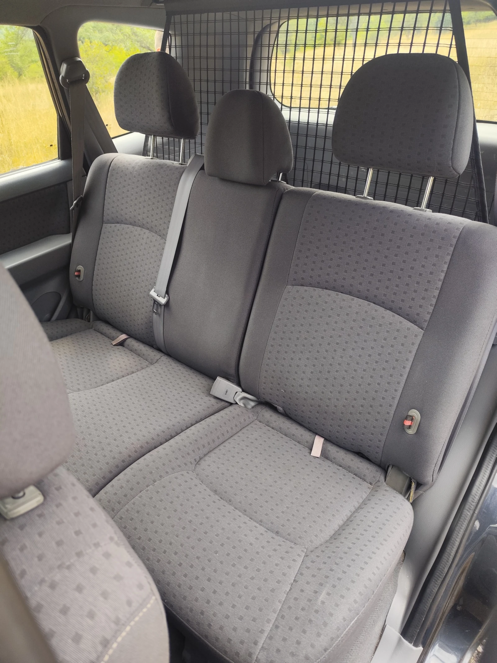 Kia Carens 1.6 Газов Инжекцион - изображение 8