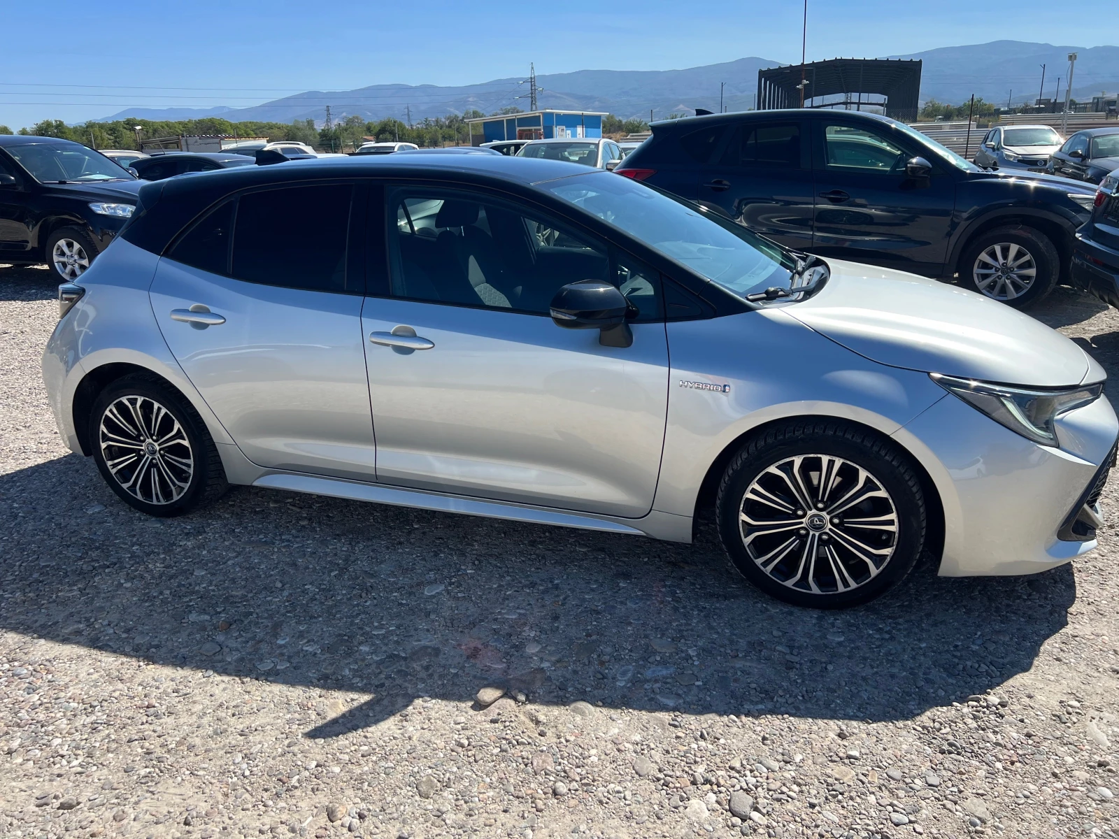 Toyota Corolla 2.0 HYBRID(КАТО НОВА) - изображение 4