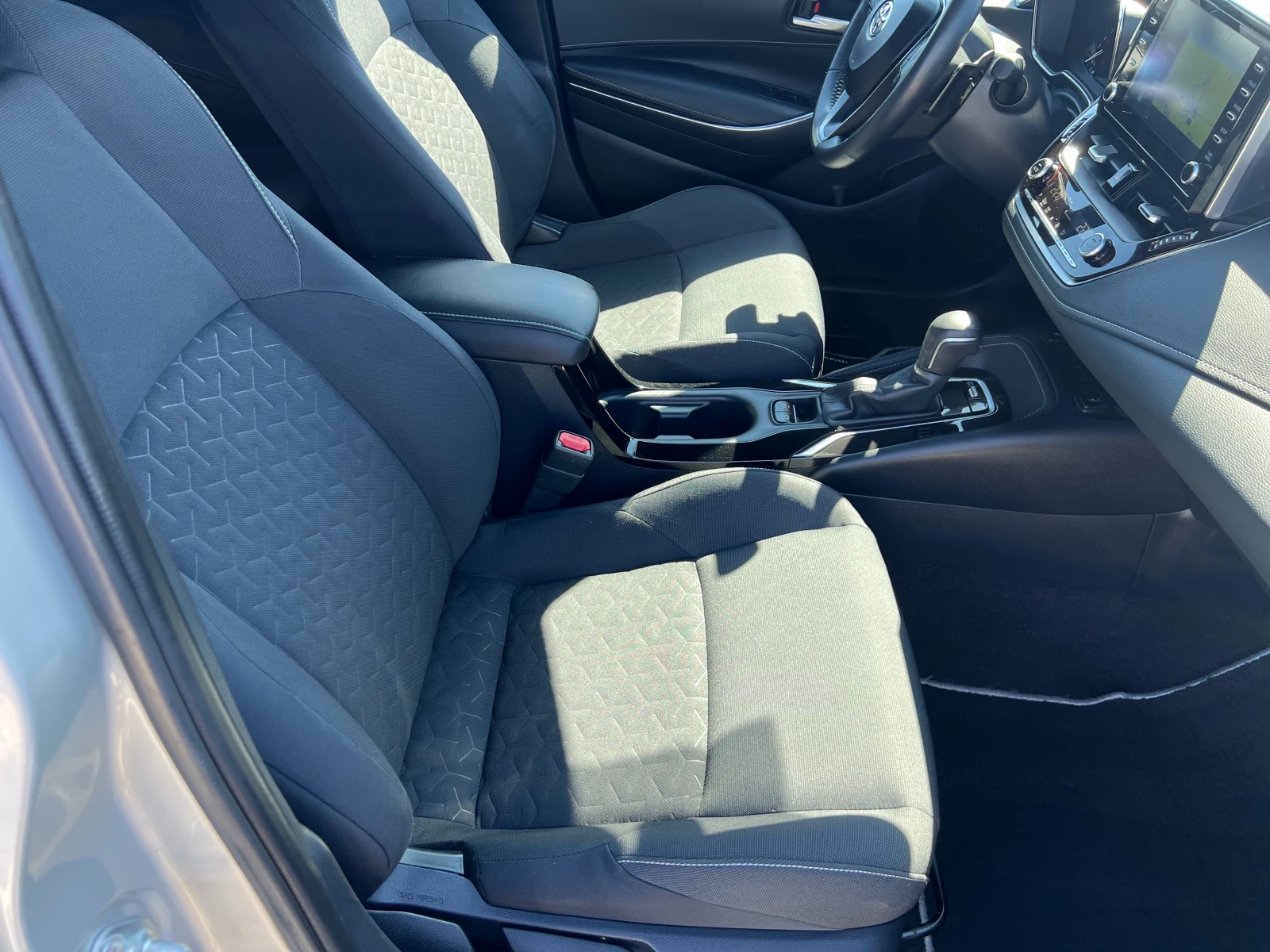 Toyota Corolla 2.0 HYBRID(КАТО НОВА) - изображение 10