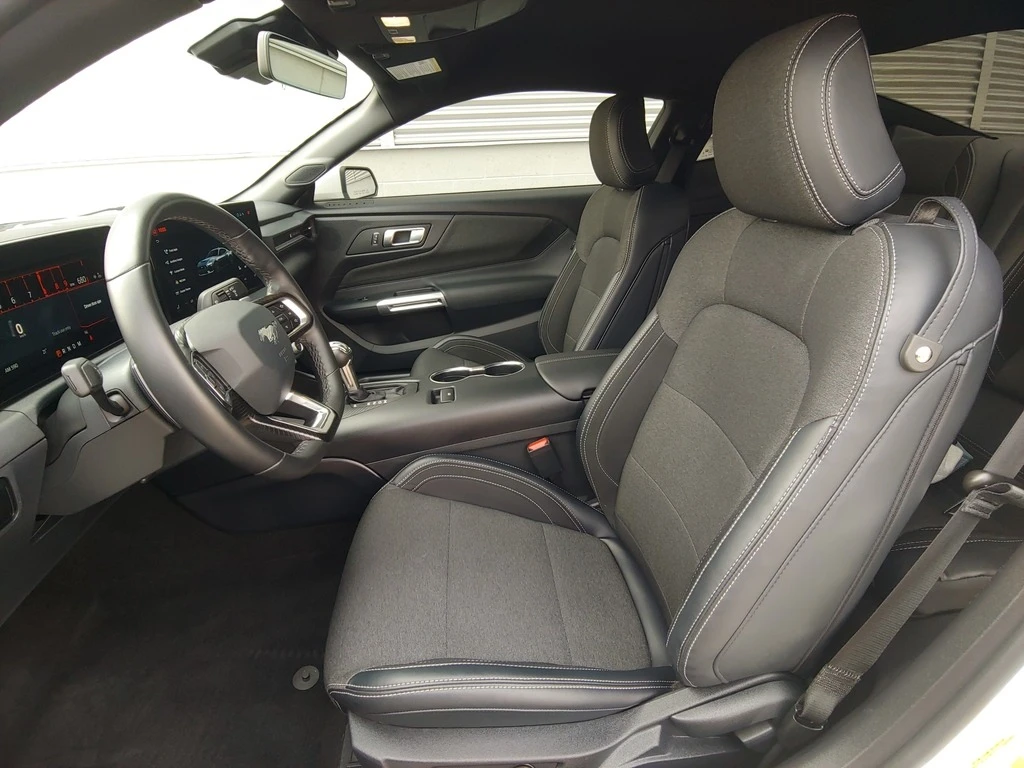 Ford Mustang GT * * CARFAX * * АВТО КРЕДИТ * *  - изображение 9