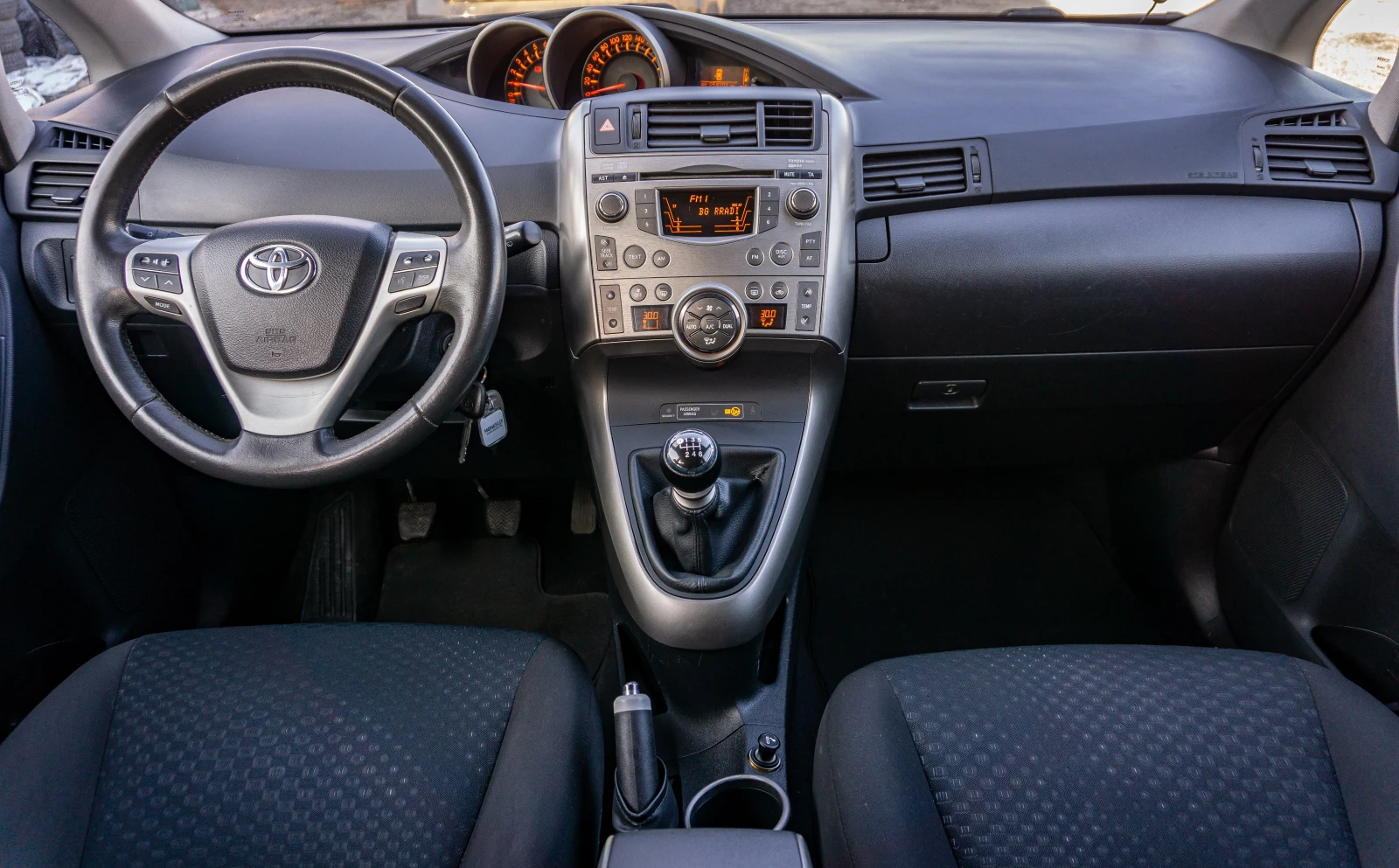 Toyota Verso 1.8 VVT-i | С ГАРАНЦИЯ  - изображение 8