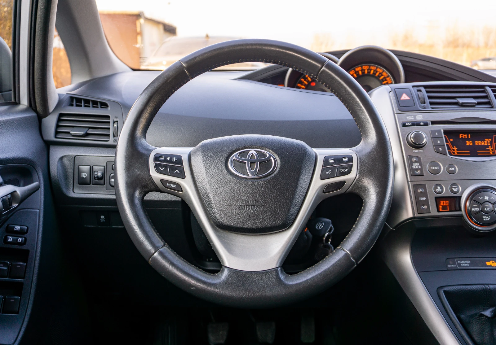 Toyota Verso 1.8 VVT-i | С ГАРАНЦИЯ  - изображение 9