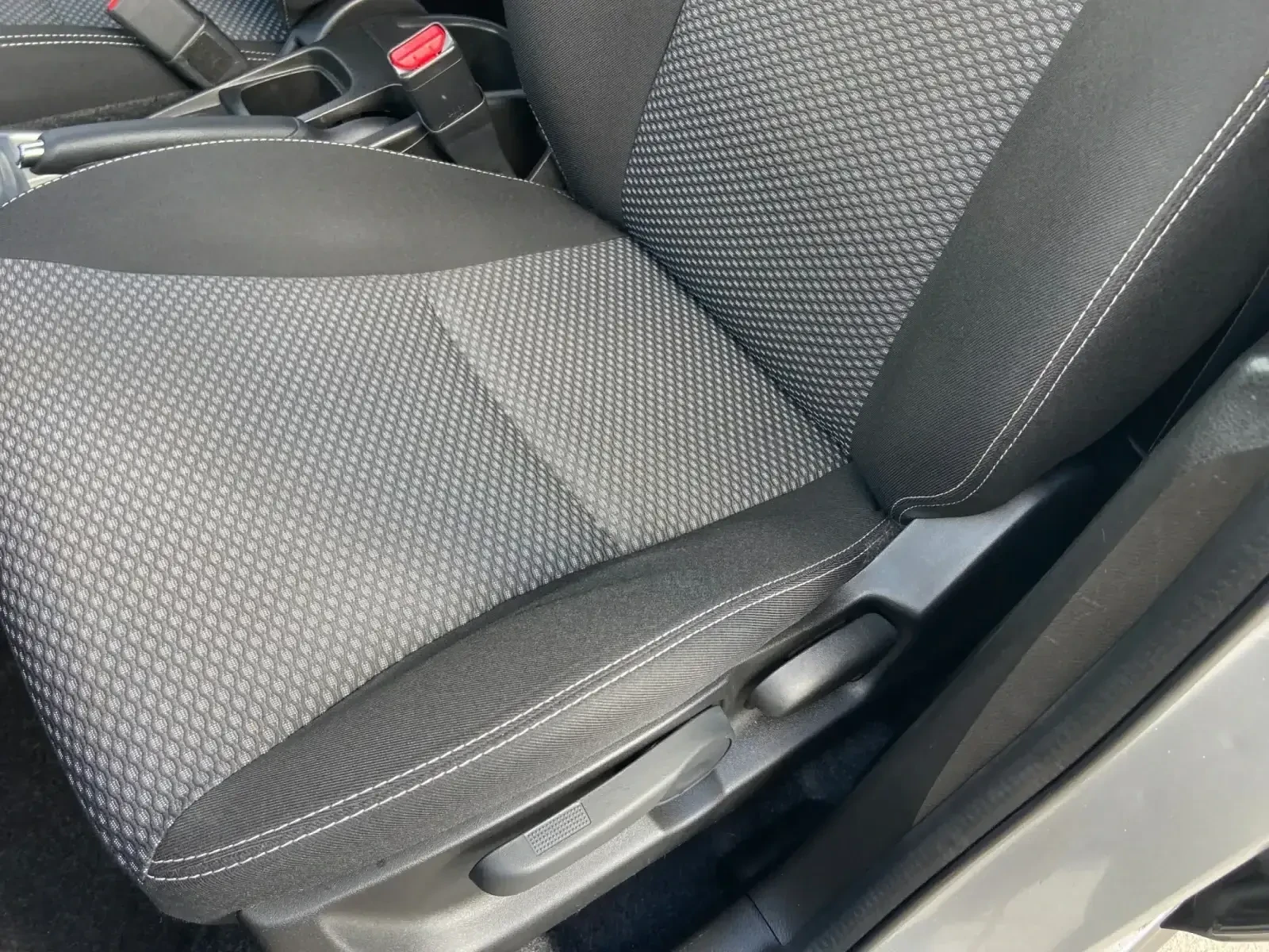 Suzuki Vitara 1.6i-Euro6-Автоматик! - изображение 7