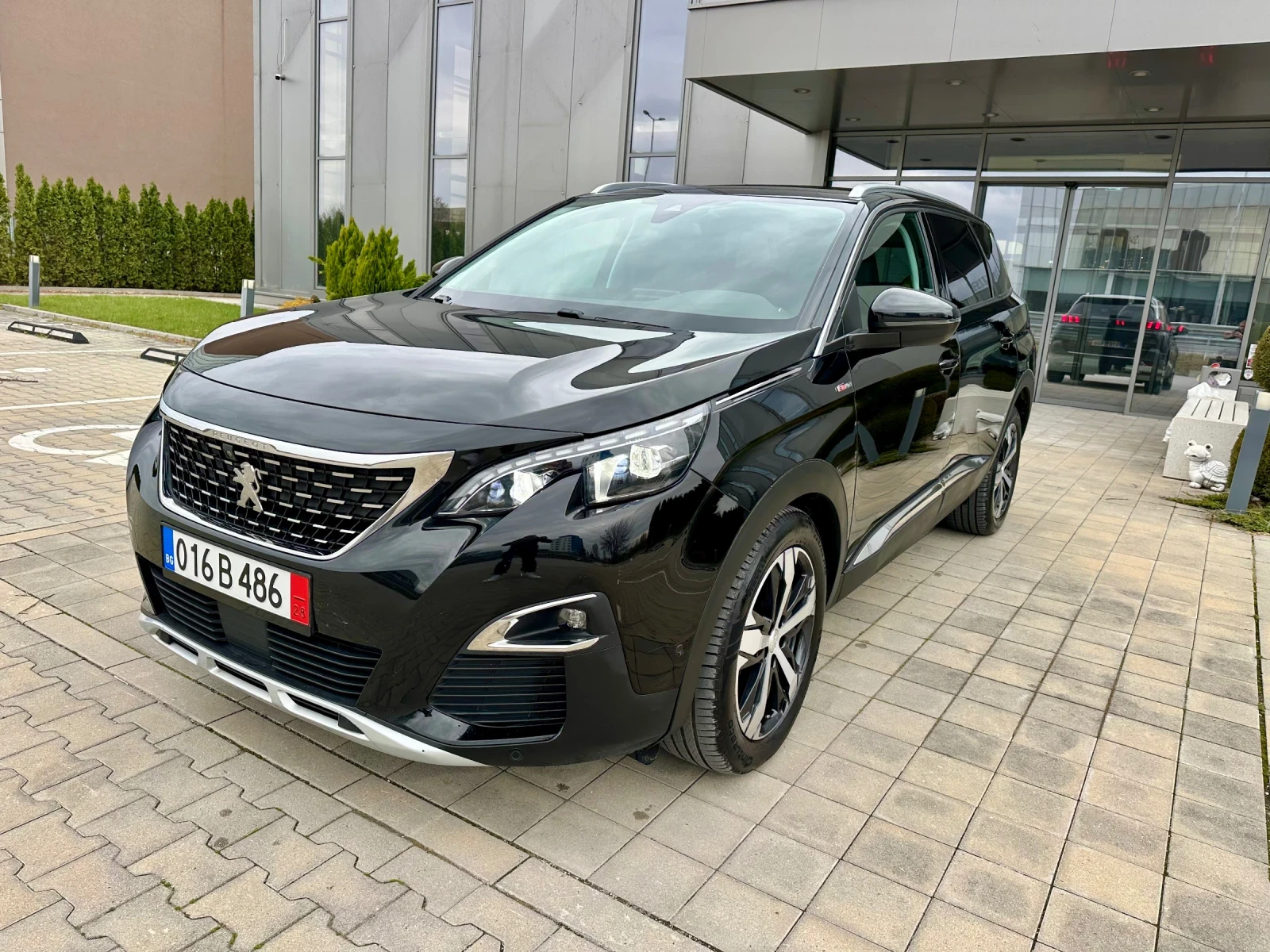 Peugeot 5008 1.6turbo 180кс 360* cam подгрев 7места серв. Кн