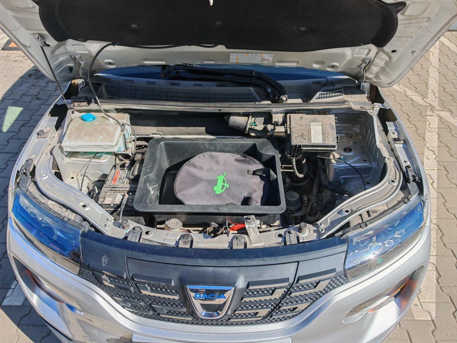 Dacia Spring, снимка 13 - Автомобили и джипове - 54200184