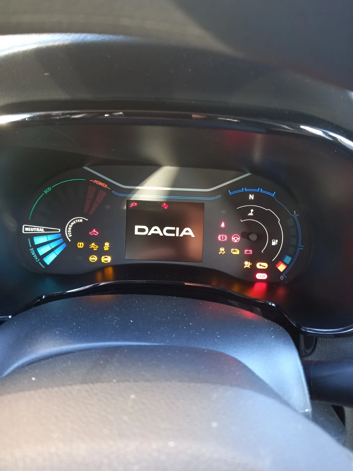 Dacia Spring, снимка 8 - Автомобили и джипове - 54200184