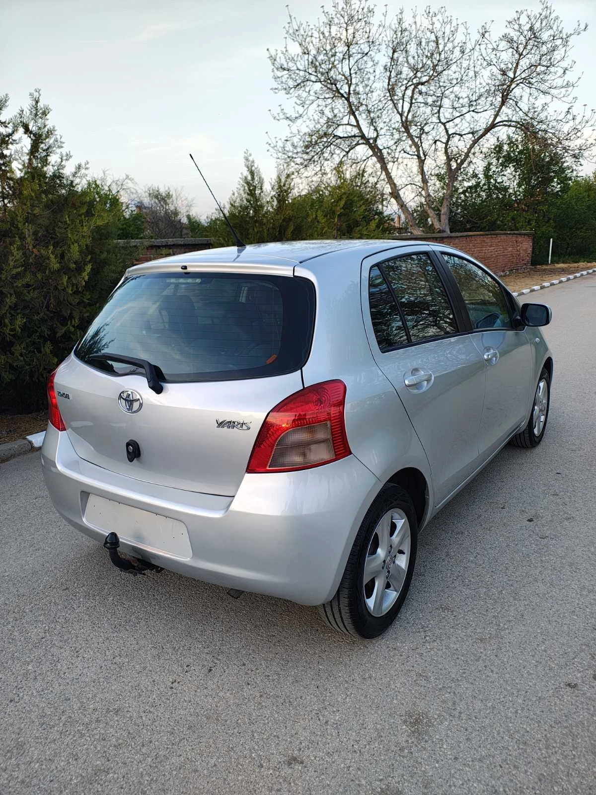 Toyota Yaris 1.3 VVTI, снимка 3 - Автомобили и джипове - 54234436