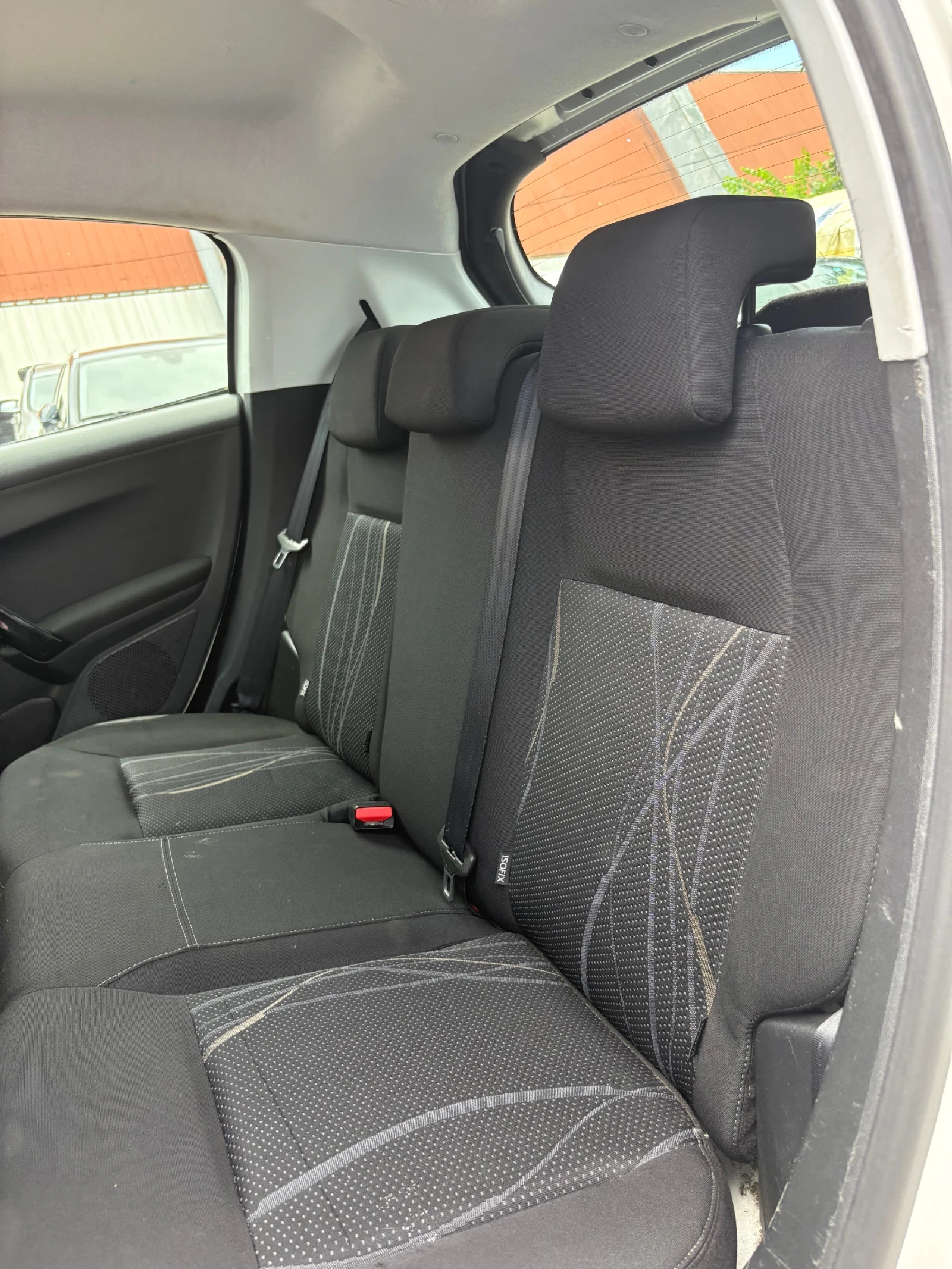 Peugeot 208 1.2i, снимка 8 - Автомобили и джипове - 55012486