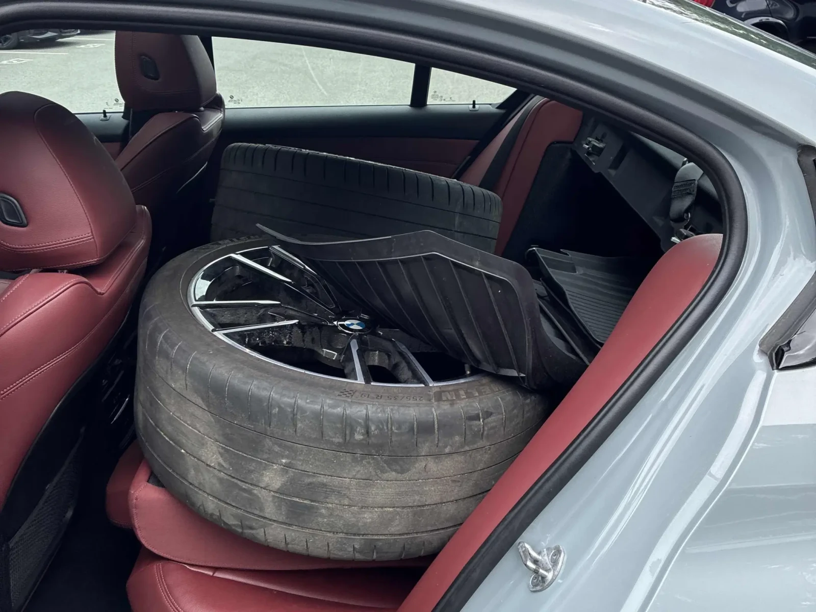 BMW 340 M340i xDrive / Nardo Grey / Red Interior / M Sport, снимка 11 - Автомобили и джипове - 55067440