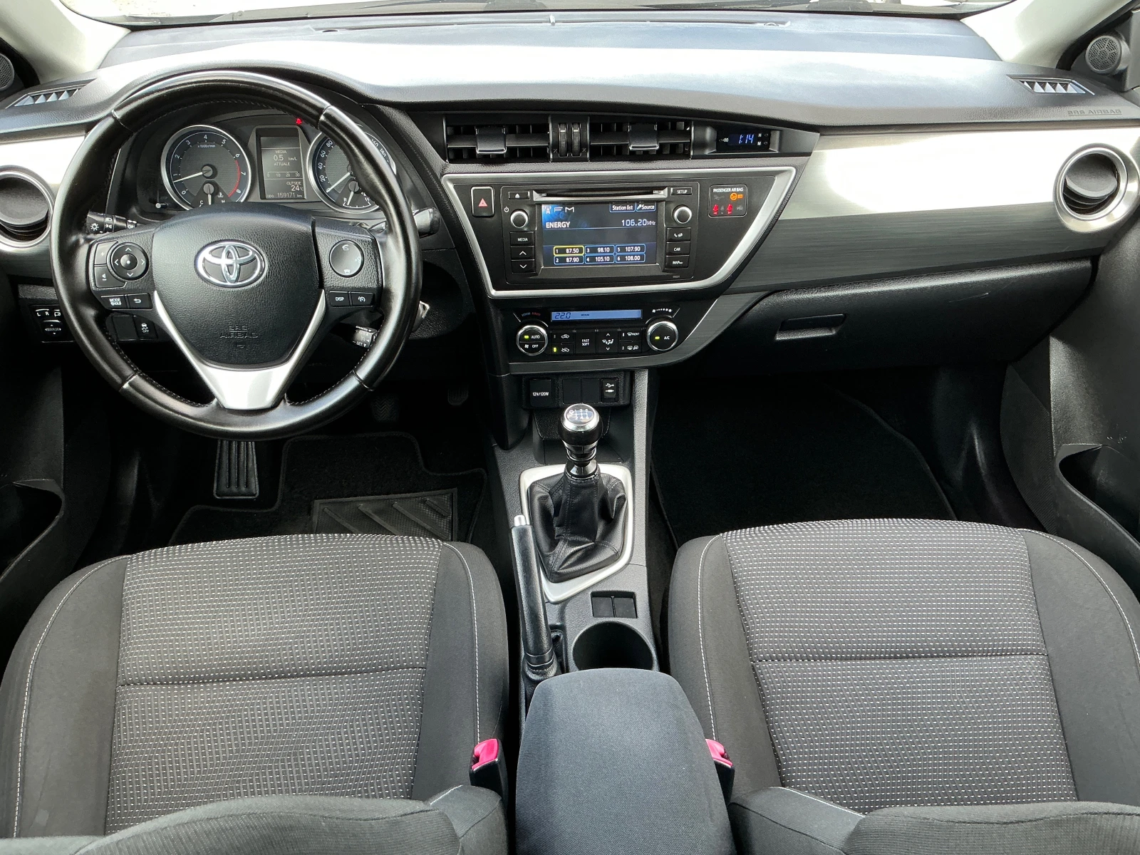 Toyota Auris 1.3 VVT-I, снимка 10 - Автомобили и джипове - 55365589