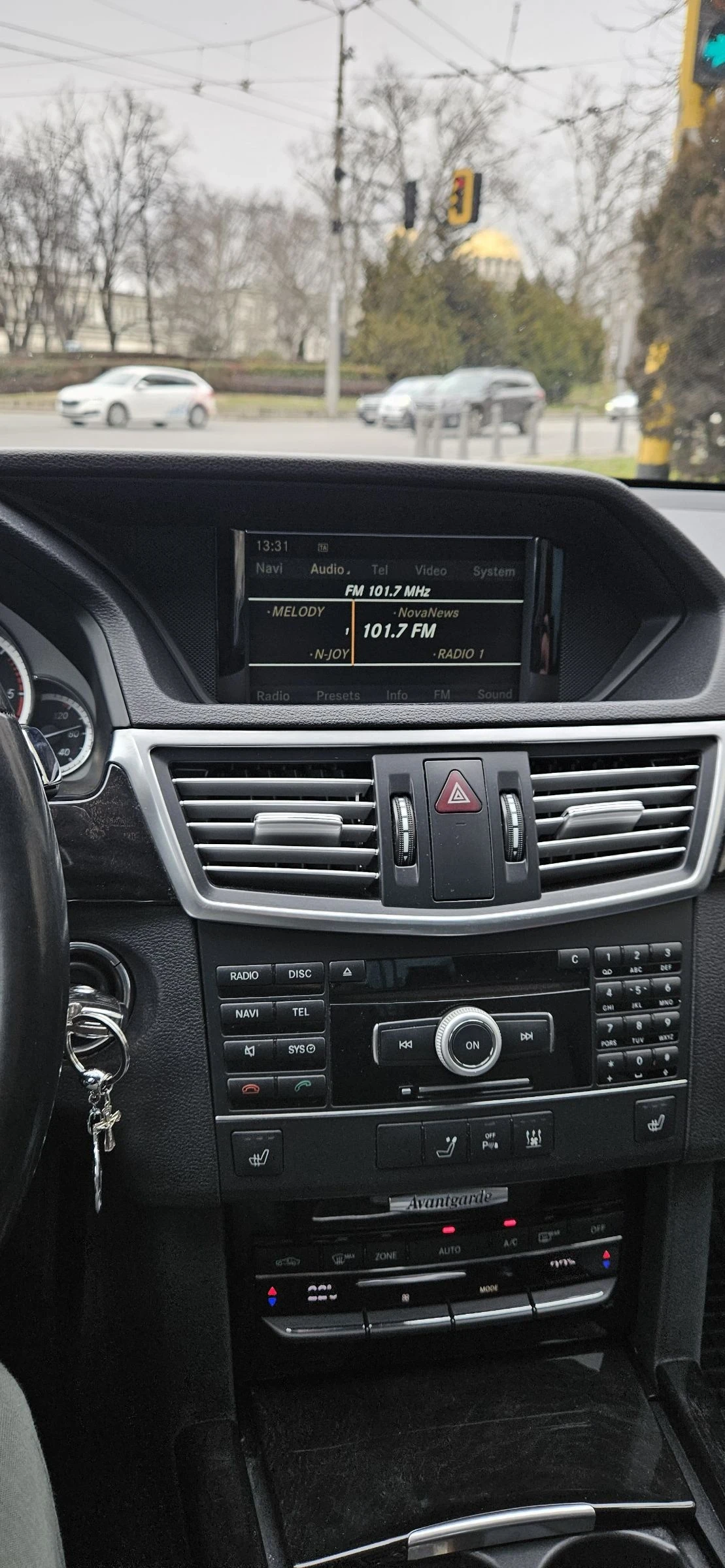 Mercedes-Benz E 350 Avantgarde , снимка 9 - Автомобили и джипове - 55435212
