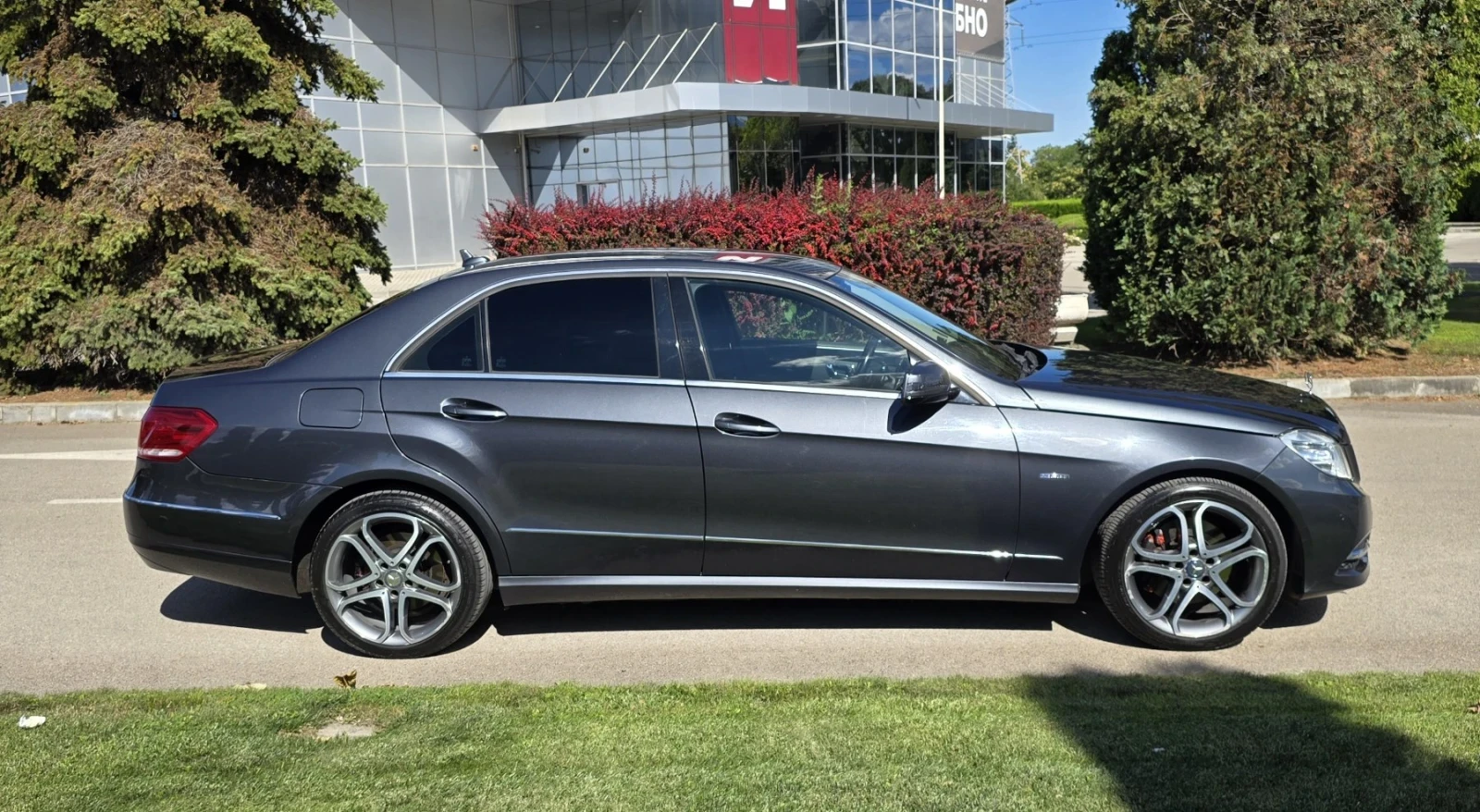 Mercedes-Benz E 350 Avantgarde / 231 к.с. / 3.0, снимка 8 - Автомобили и джипове - 55435212