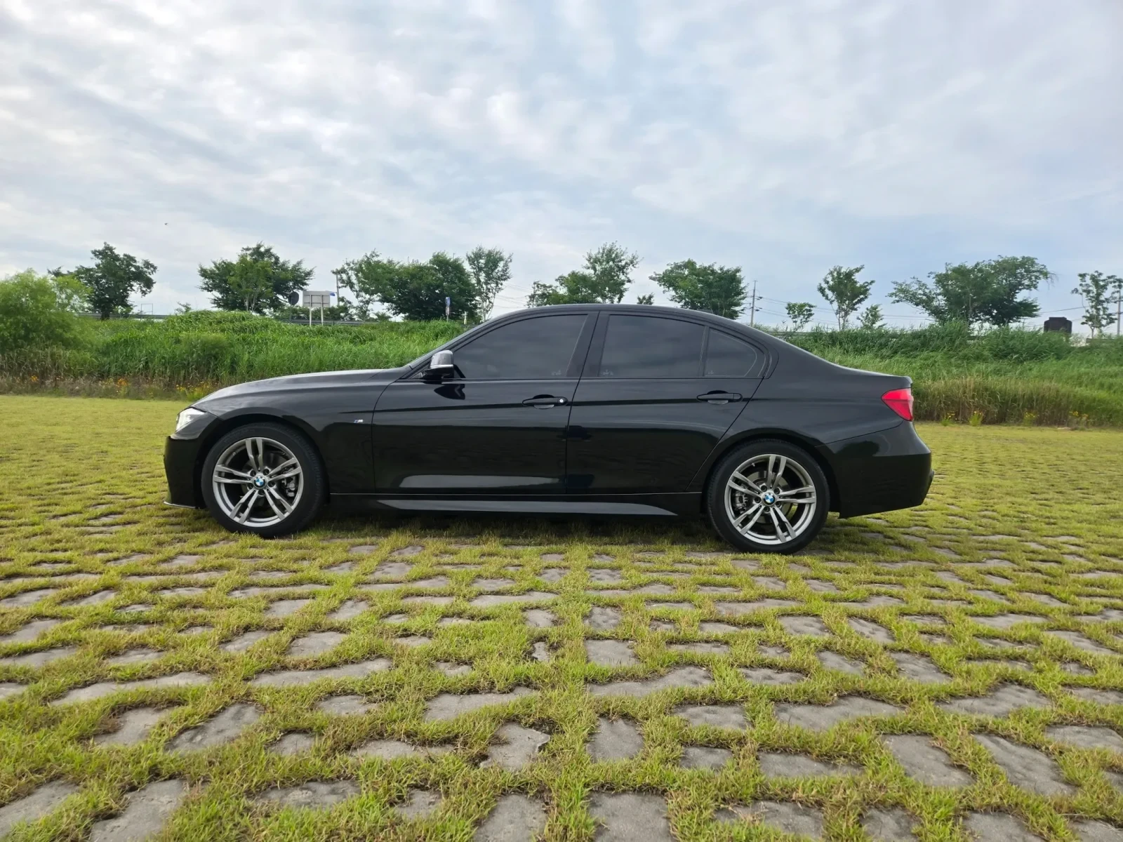 BMW 320 M SPORT LINE* Фиксирана цена* , снимка 7 - Автомобили и джипове - 55655300