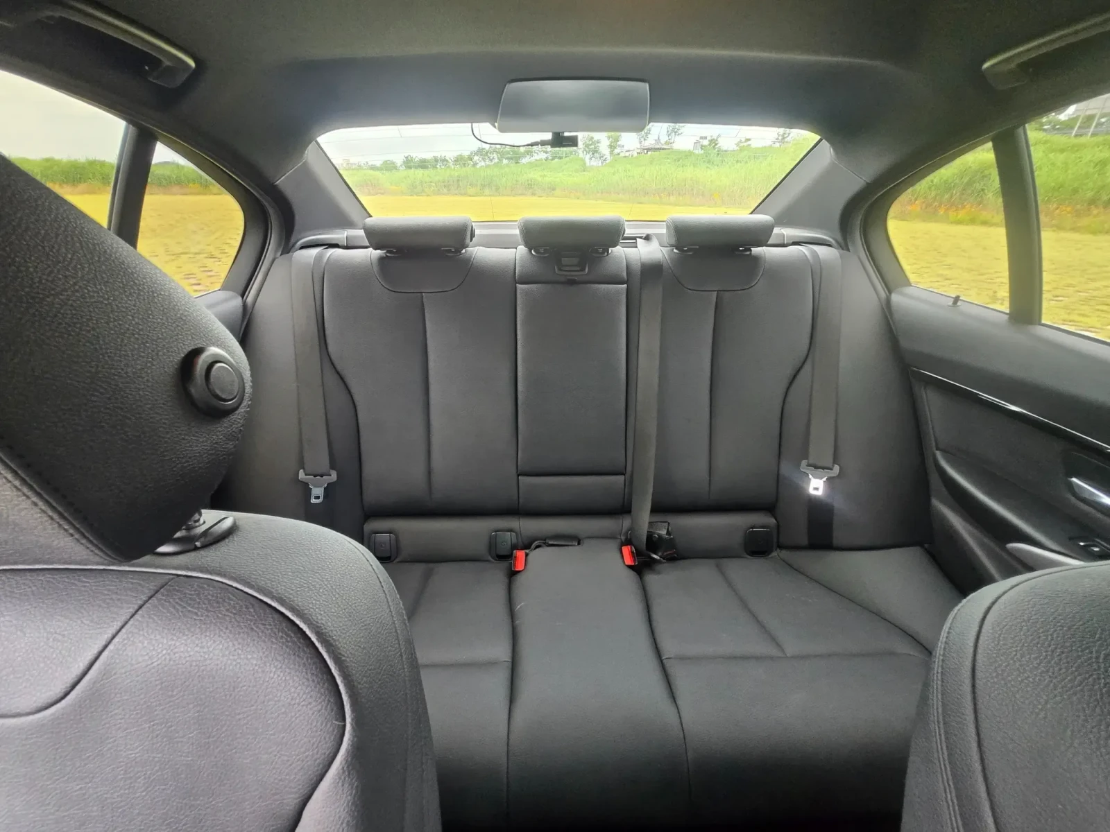 BMW 320 M SPORT LINE* Фиксирана цена* , снимка 13 - Автомобили и джипове - 55655300