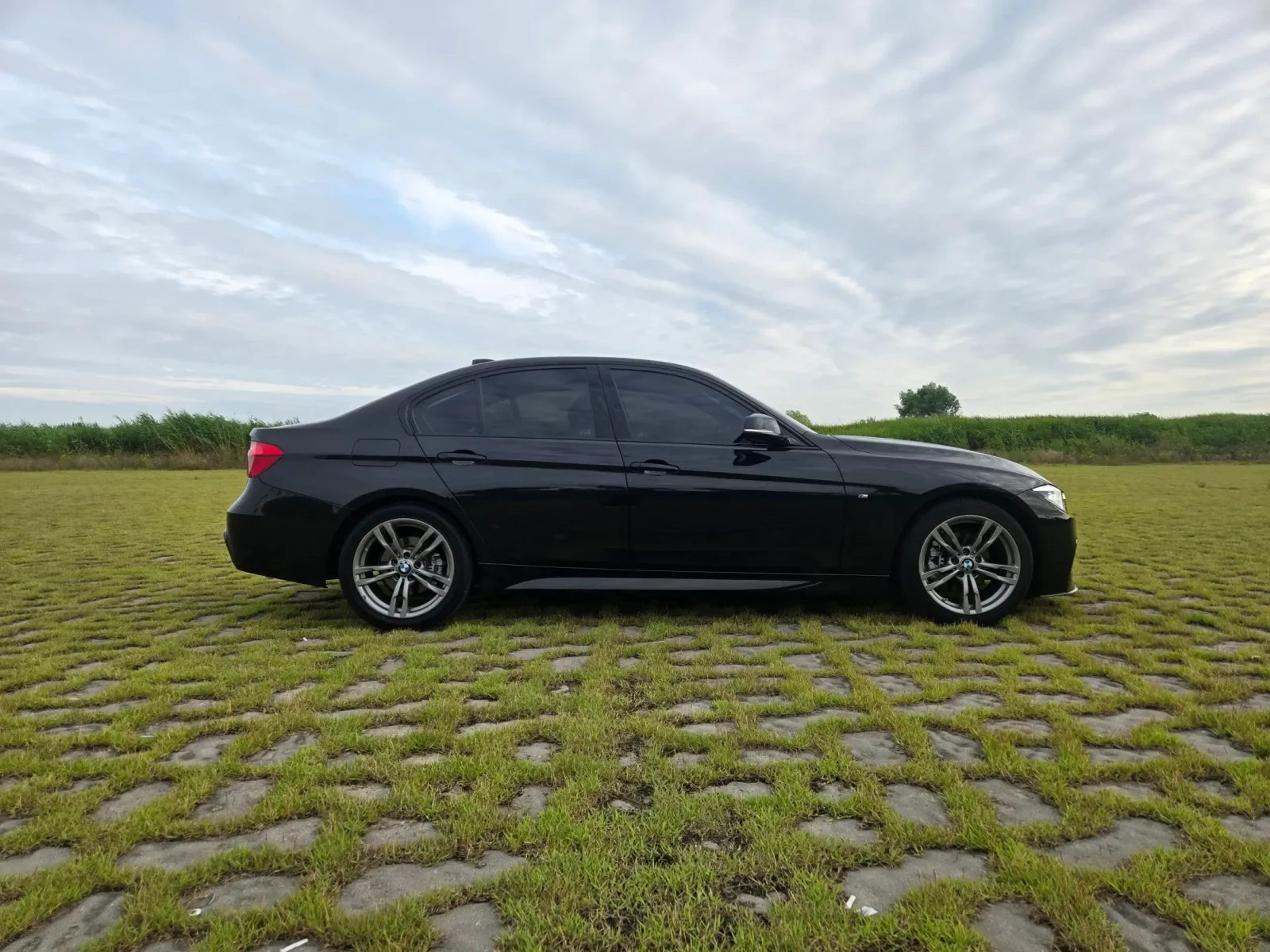 BMW 320 M SPORT LINE* Фиксирана цена* , снимка 8 - Автомобили и джипове - 55655300