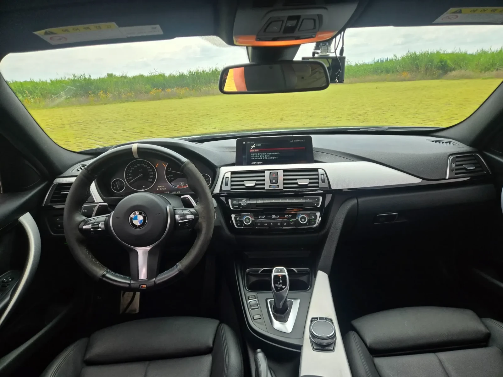 BMW 320 M SPORT LINE* Фиксирана цена* , снимка 11 - Автомобили и джипове - 55655300