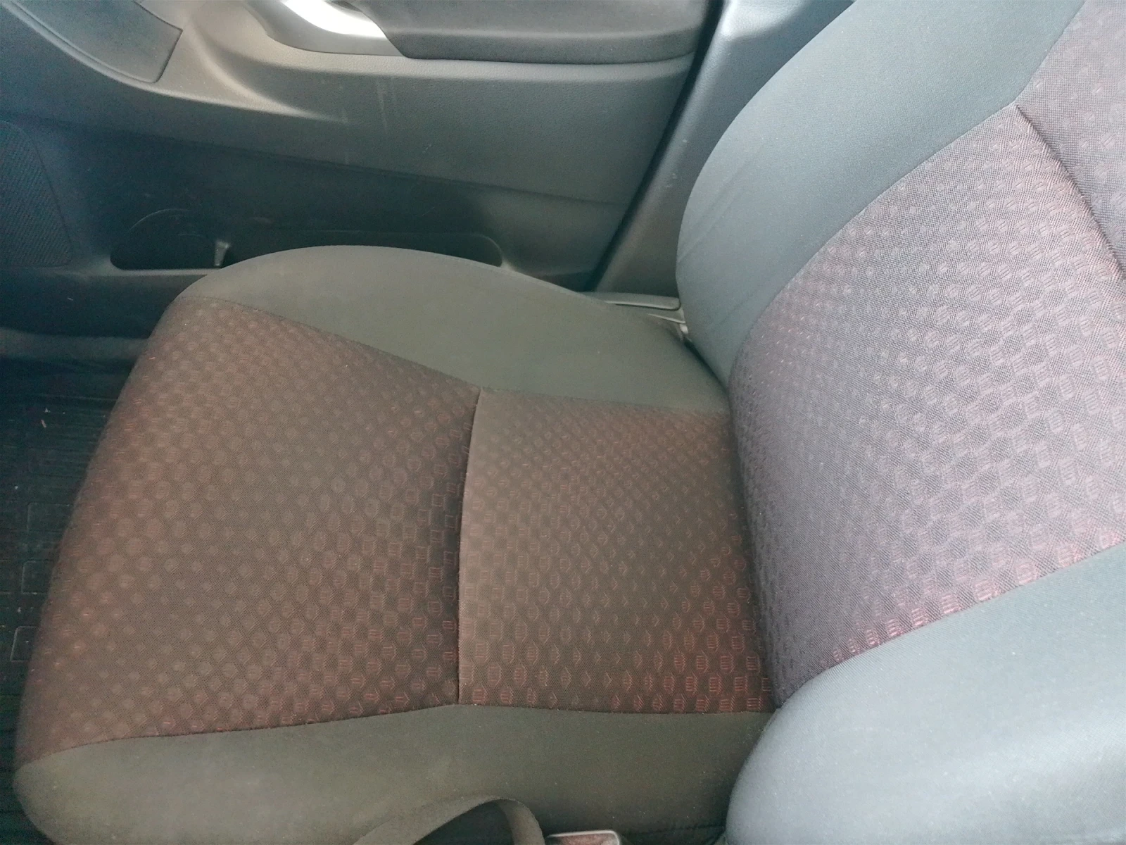 Toyota Verso 2.0 D4D 126ks., снимка 10 - Автомобили и джипове - 55660672