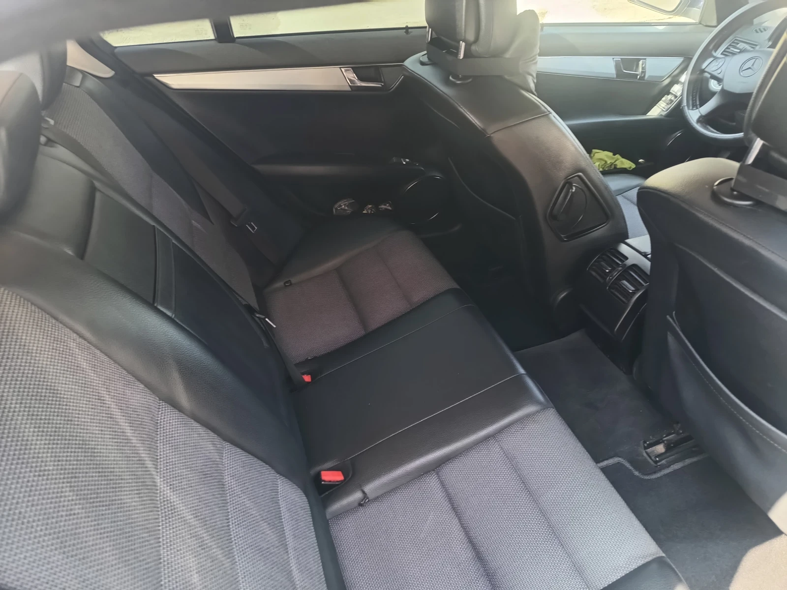 Mercedes-Benz C 220, снимка 7 - Автомобили и джипове - 55790603