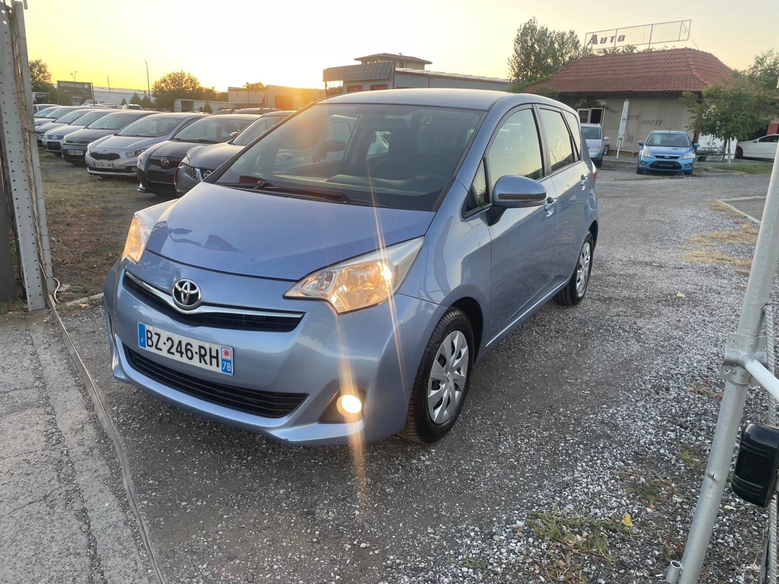 Toyota Verso S 1.4 D-4D 90К, снимка 3 - Автомобили и джипове - 55998359