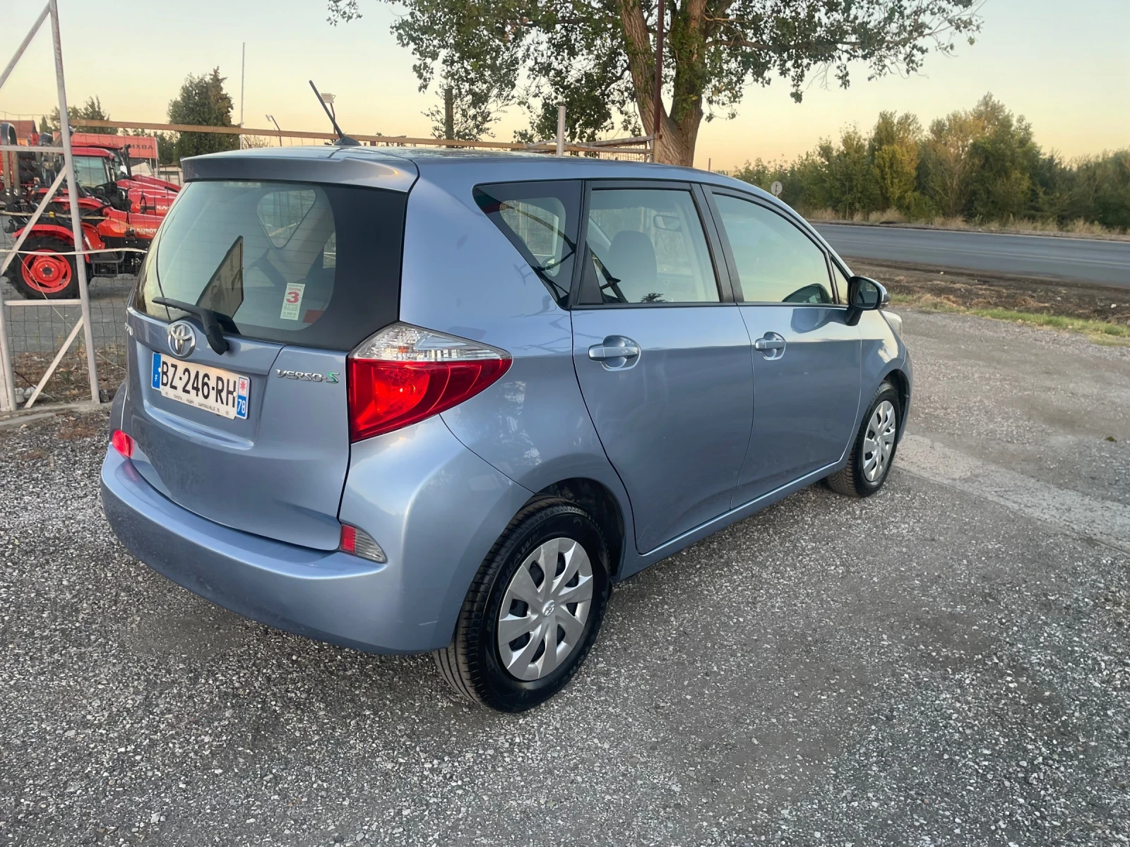 Toyota Verso S 1.4 D-4D 90К, снимка 6 - Автомобили и джипове - 55998359