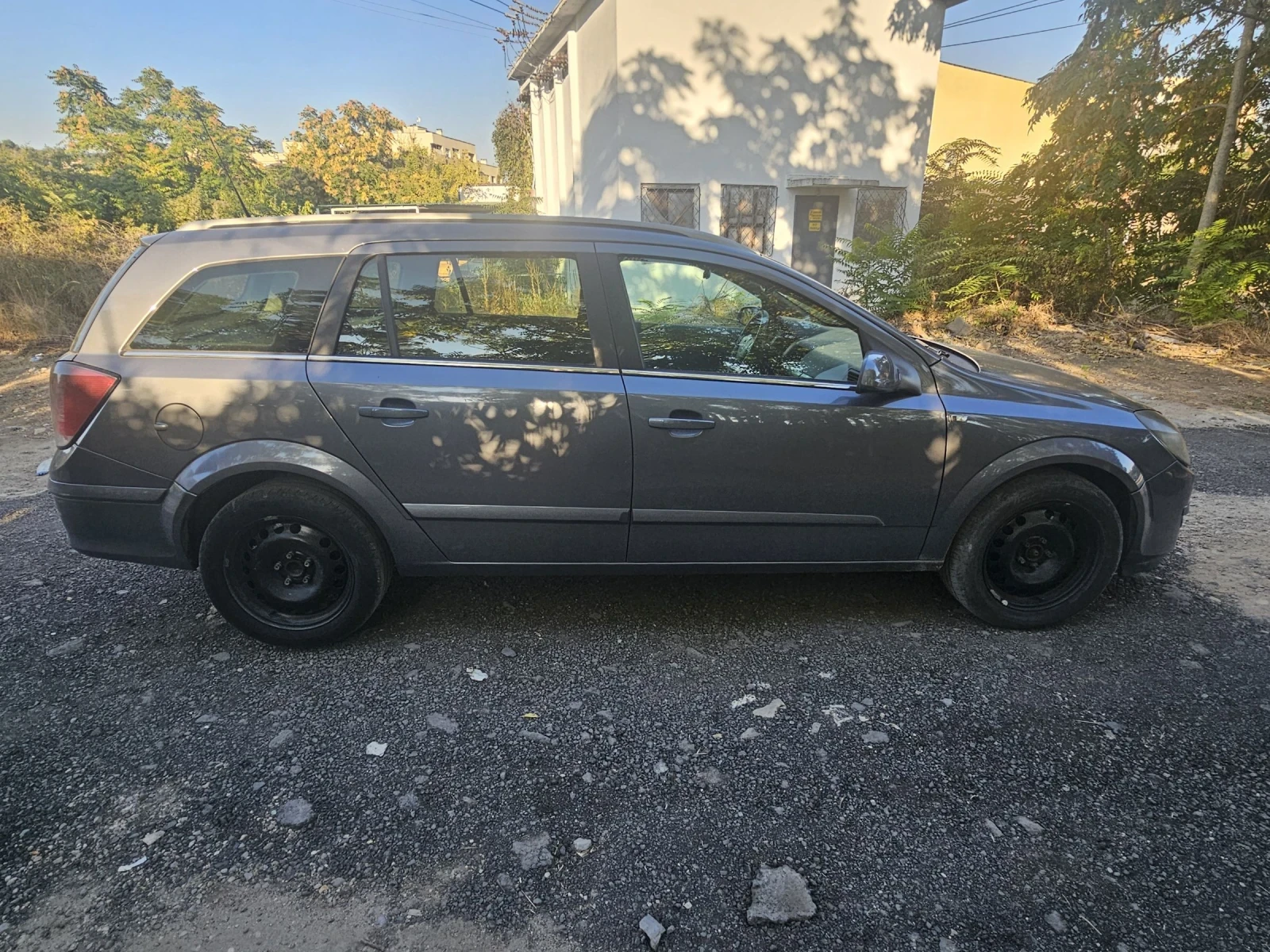 Opel Astra Комби, снимка 3 - Автомобили и джипове - 56154927