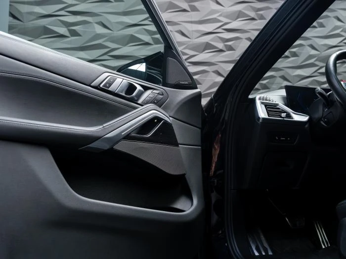 BMW X6 XDRIVE* M COMPETITION* 360* H&K* Обдухв* , снимка 13 - Автомобили и джипове - 54553485