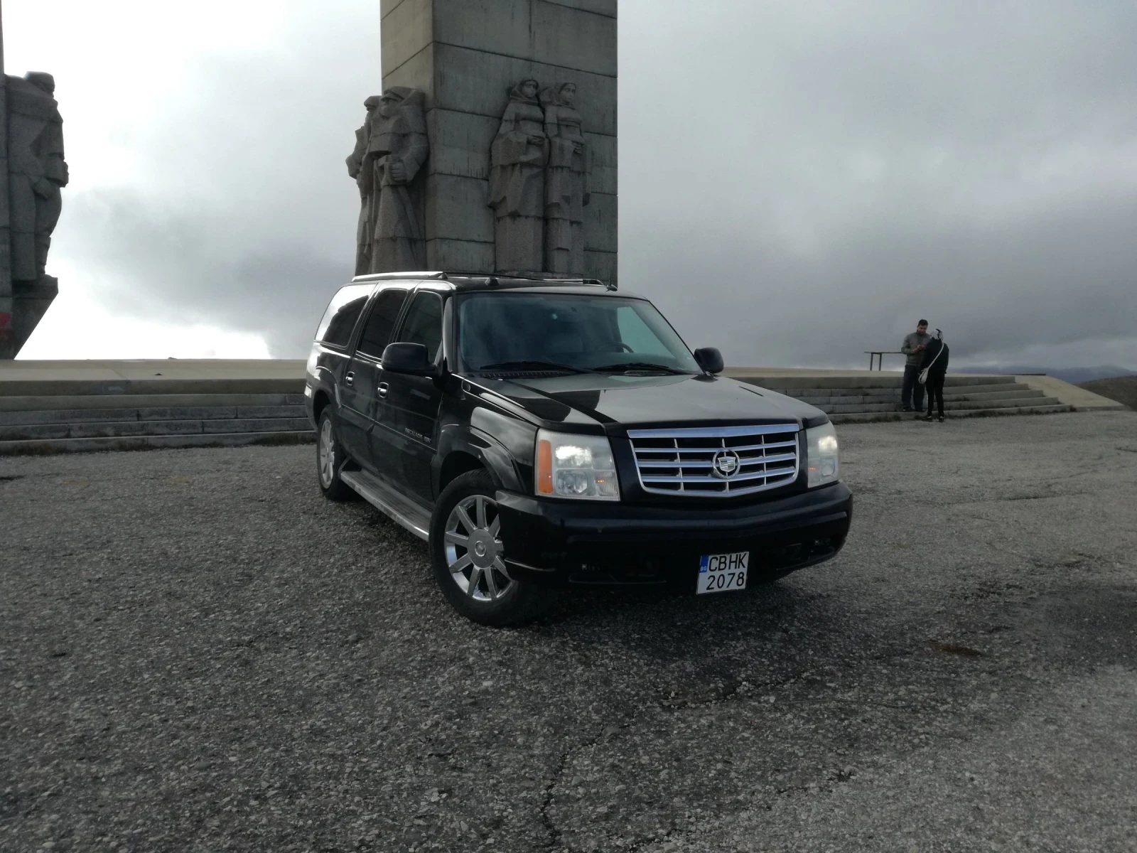 Cadillac Escalade  - изображение 2