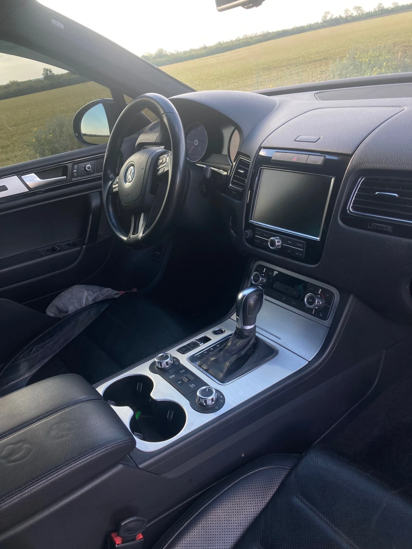 VW Touareg 3.0tdi 239hp, снимка 6 - Автомобили и джипове - 53915228