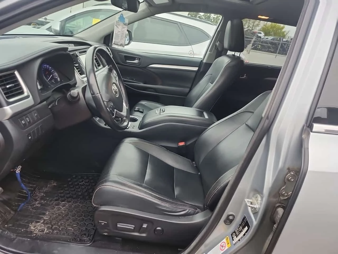 Toyota Highlander XLE| ПОДГРЕВ| ШИБИДАХ| 2 КЛЮЧА| CARFAX| АВТОКРЕДИТ, снимка 8 - Автомобили и джипове - 54567607