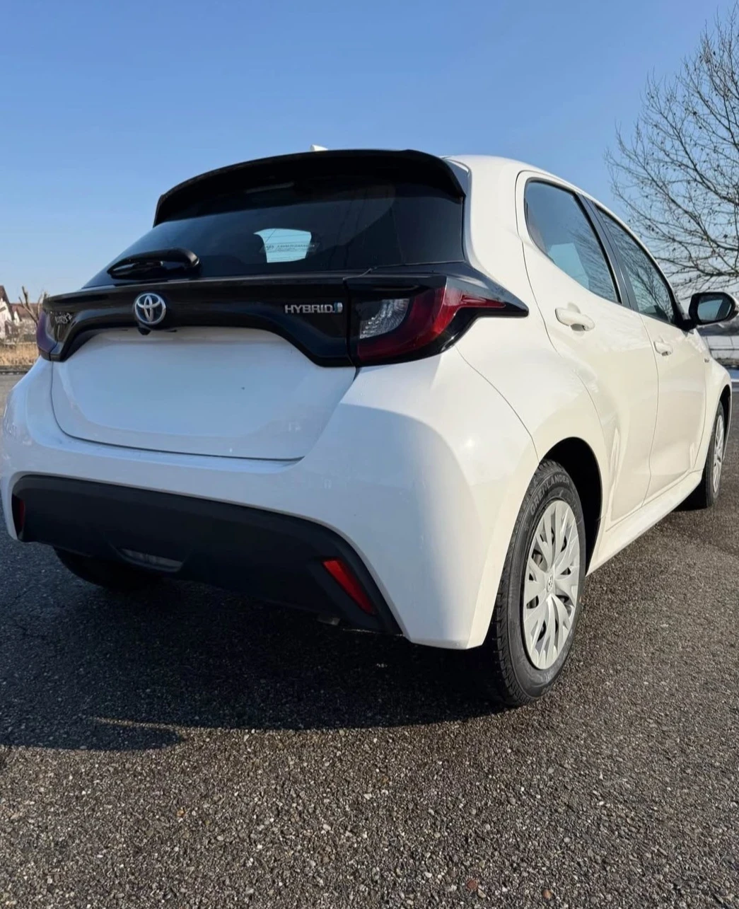 Toyota Yaris Hybrid, снимка 3 - Автомобили и джипове - 54655329