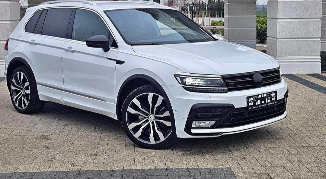 VW Tiguan 2.0TDI 4 Motion R line , снимка 8 - Автомобили и джипове - 54655329
