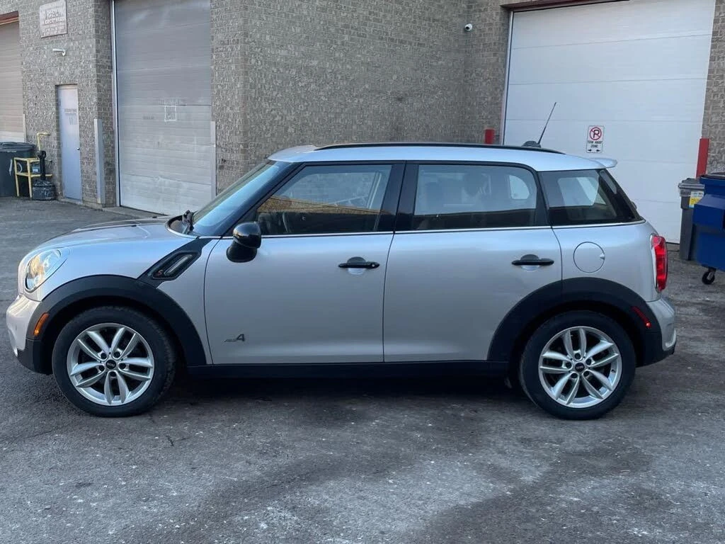 Mini Countryman * S* AWD* ПАНО* KEYLESS* Camera* ПОДГРЕВ* , снимка 3 - Автомобили и джипове - 55606300