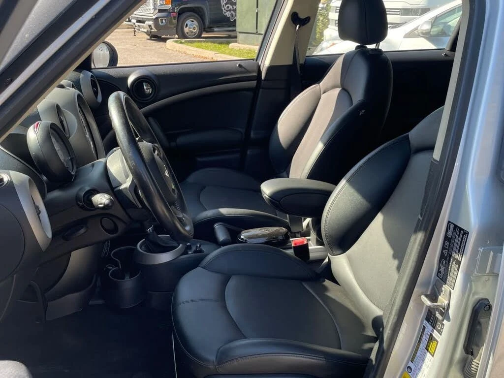 Mini Countryman * S* AWD* ПАНО* KEYLESS* Camera* ПОДГРЕВ* , снимка 9 - Автомобили и джипове - 55606300