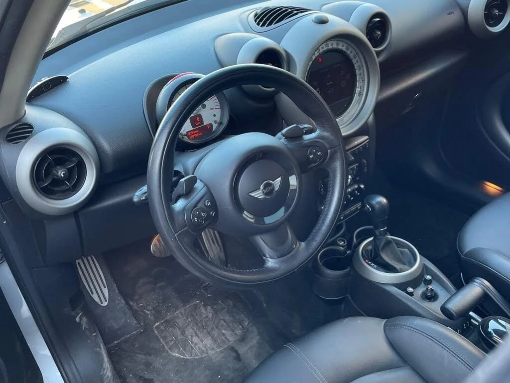 Mini Countryman * S* AWD* ПАНО* KEYLESS* Camera* ПОДГРЕВ* , снимка 8 - Автомобили и джипове - 55606300