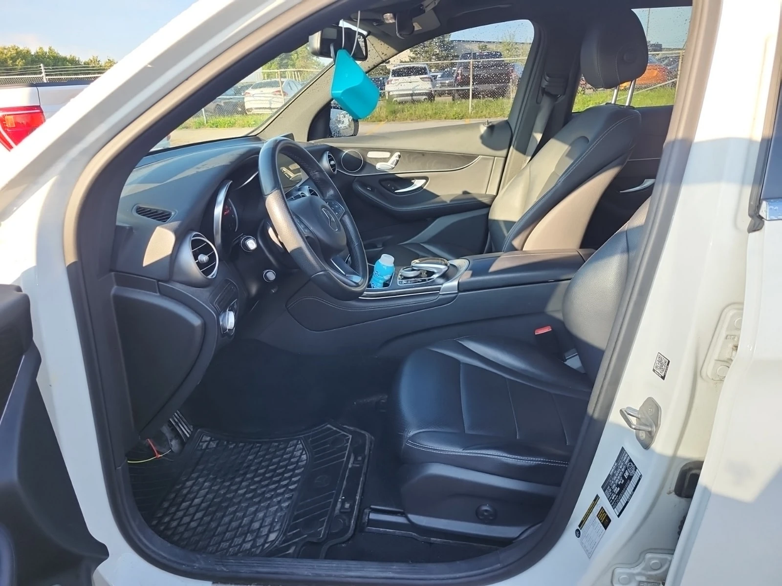 Mercedes-Benz GLC * АВТОКРЕДИТ * ГЛАВНО ПРЕДСТАВИТЕЛСТВО, снимка 7 - Автомобили и джипове - 55818246