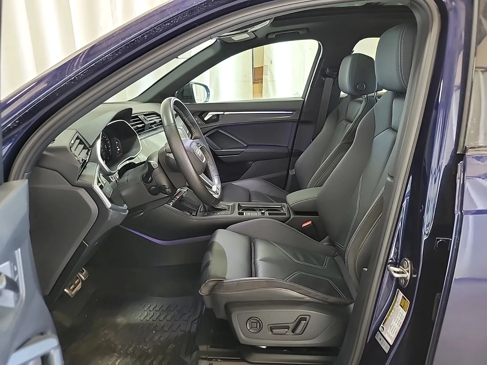 Audi Q3, снимка 7 - Автомобили и джипове - 56730426