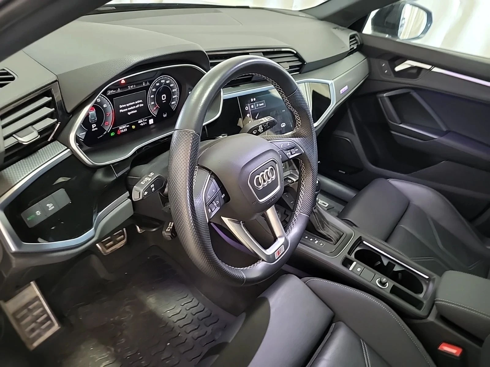 Audi Q3, снимка 9 - Автомобили и джипове - 56730426