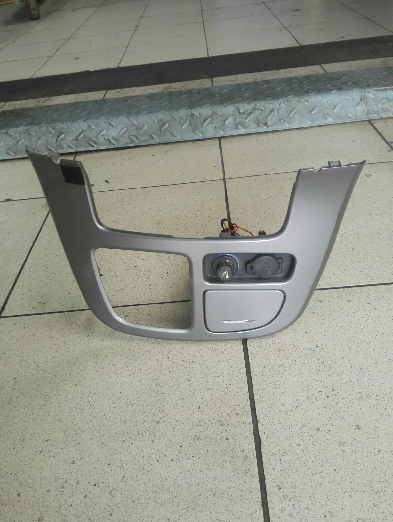 �������� ������ ��� �������� | Mobile.bg � ����������� 1