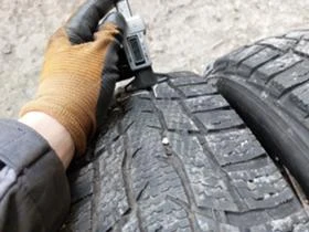 Гуми Зимни 215/75R16, снимка 4