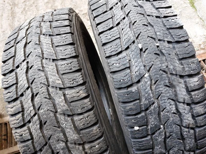 Гуми Зимни 215/75R16, снимка 2 - Гуми и джанти - 36675690