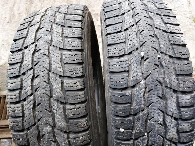 Гуми Зимни 215/75R16, снимка 3 - Гуми и джанти - 36675690