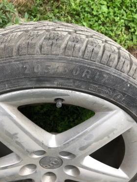 Гуми с джанти Dunlop 205/50R17, снимка 5 - Гуми и джанти - 47618504