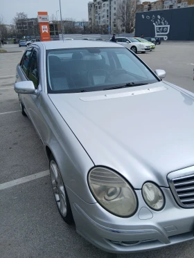 Mercedes-Benz E 320 Седан, снимка 15